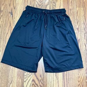 Legend Elastic waist workout shorts. Size Medium.